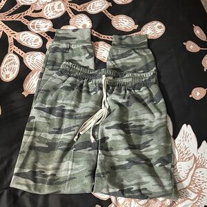 Vici Camo Joggers